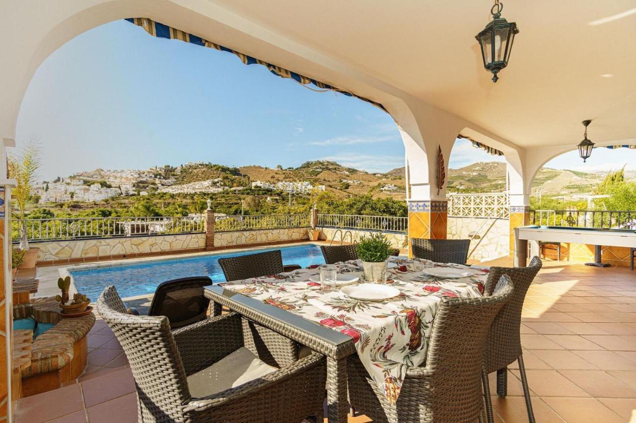 Villa Triana Nerja Bagian luar foto