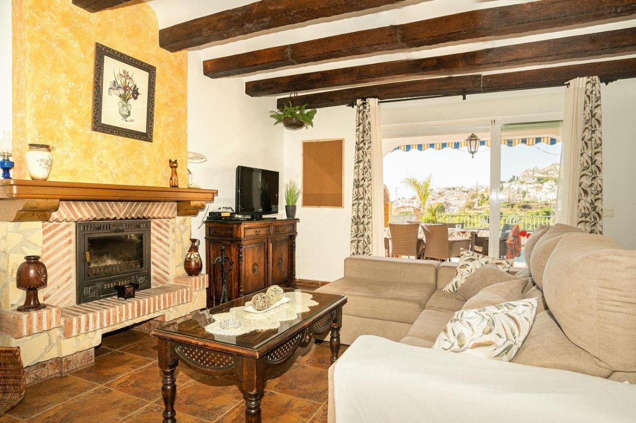 Villa Triana Nerja Bagian luar foto