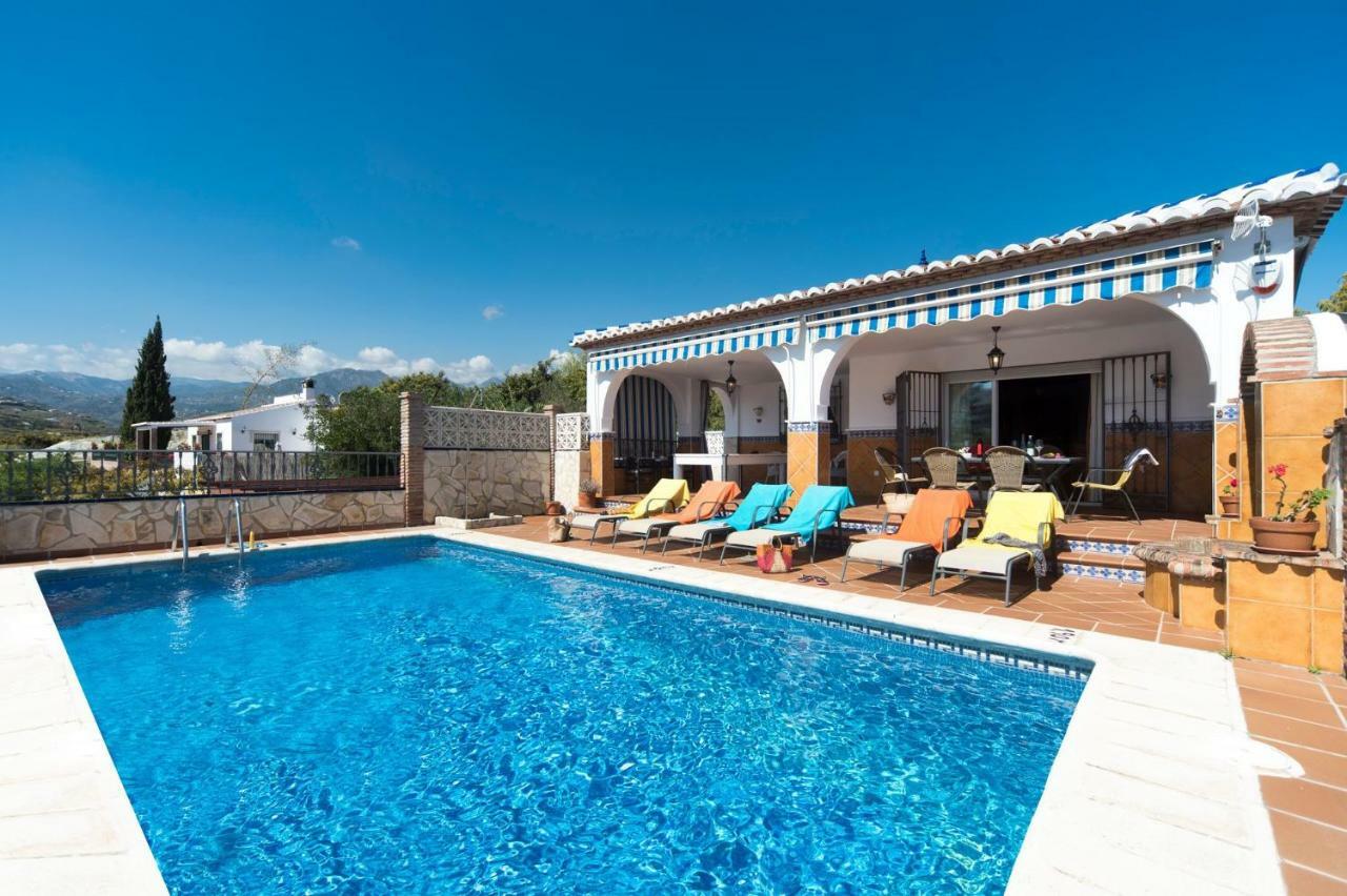 Villa Triana Nerja Bagian luar foto